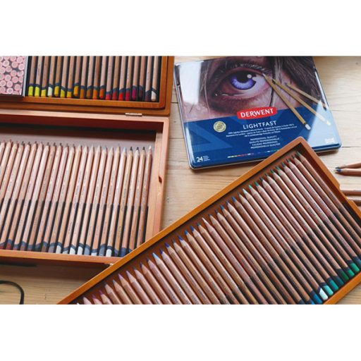 Derwent Lightfast 100 db-os színes ceruza készlet - fa dobozban